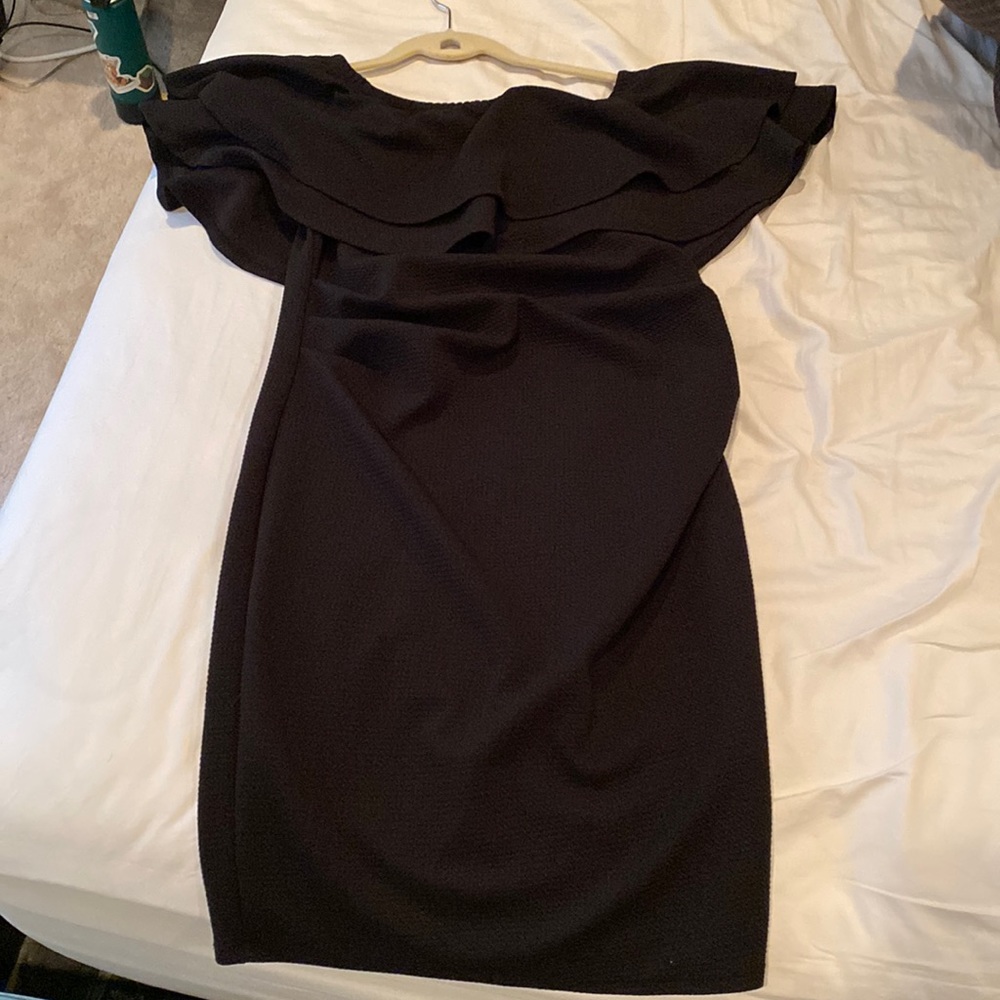 Black Off Shoulder Ruched Maternity Dress - Picture 2 of 2